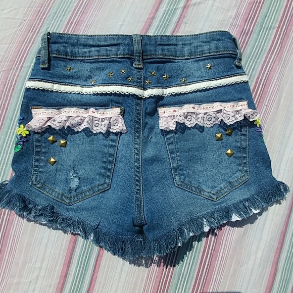 🎈SALE💰 Lacy, Studded, Distrsd Jean Shorty Shorts - Picture 3 of 8